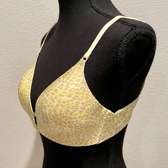 EUC Victoria’s Secret T-Shirt Wireless Bra - Picture 2 of 5